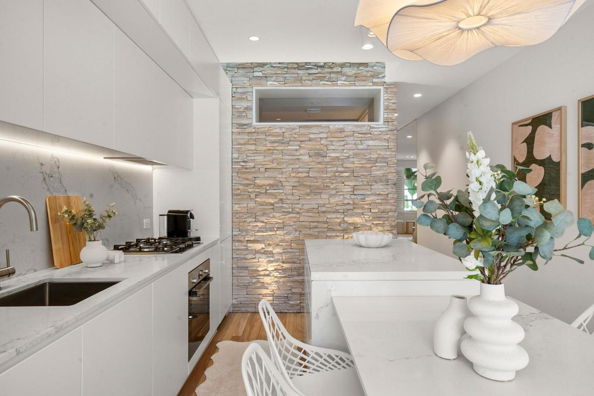 The Paddington Eleganza Isyd *