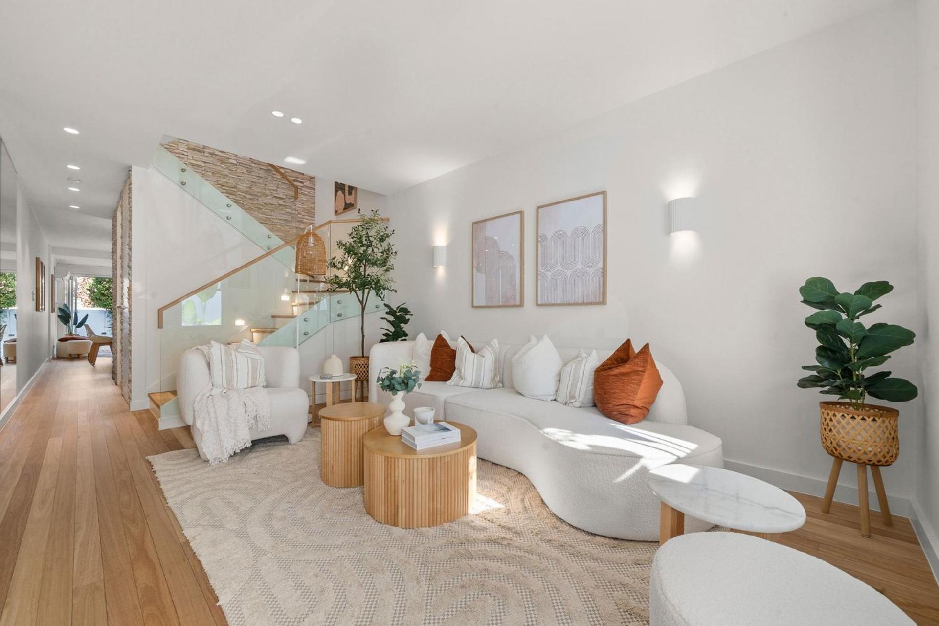 The Paddington Eleganza Isyd